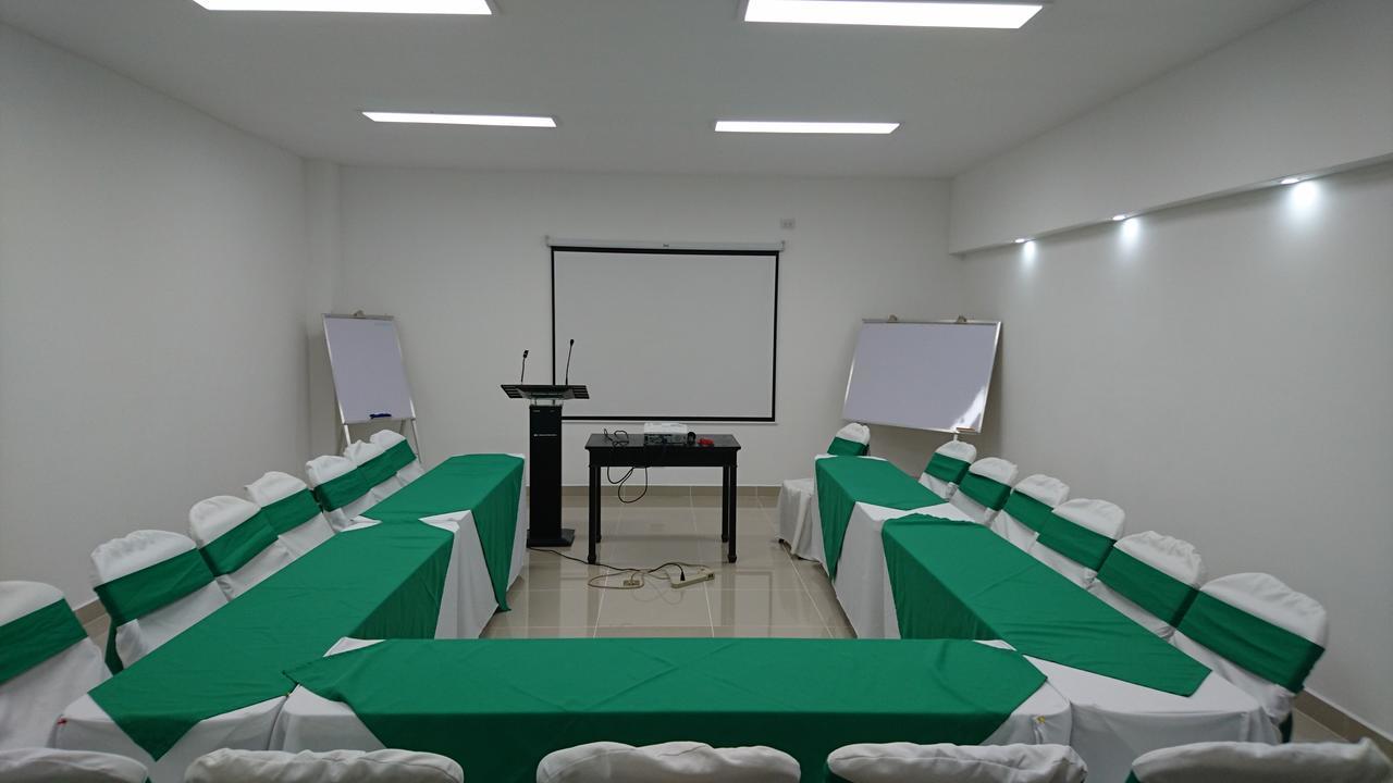 Hotel Brandts Ejecutivo Los Robles Managua Extérieur photo
